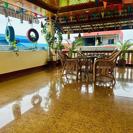 Savet Hostel Stoeng Treng ภายนอก รูปภาพ