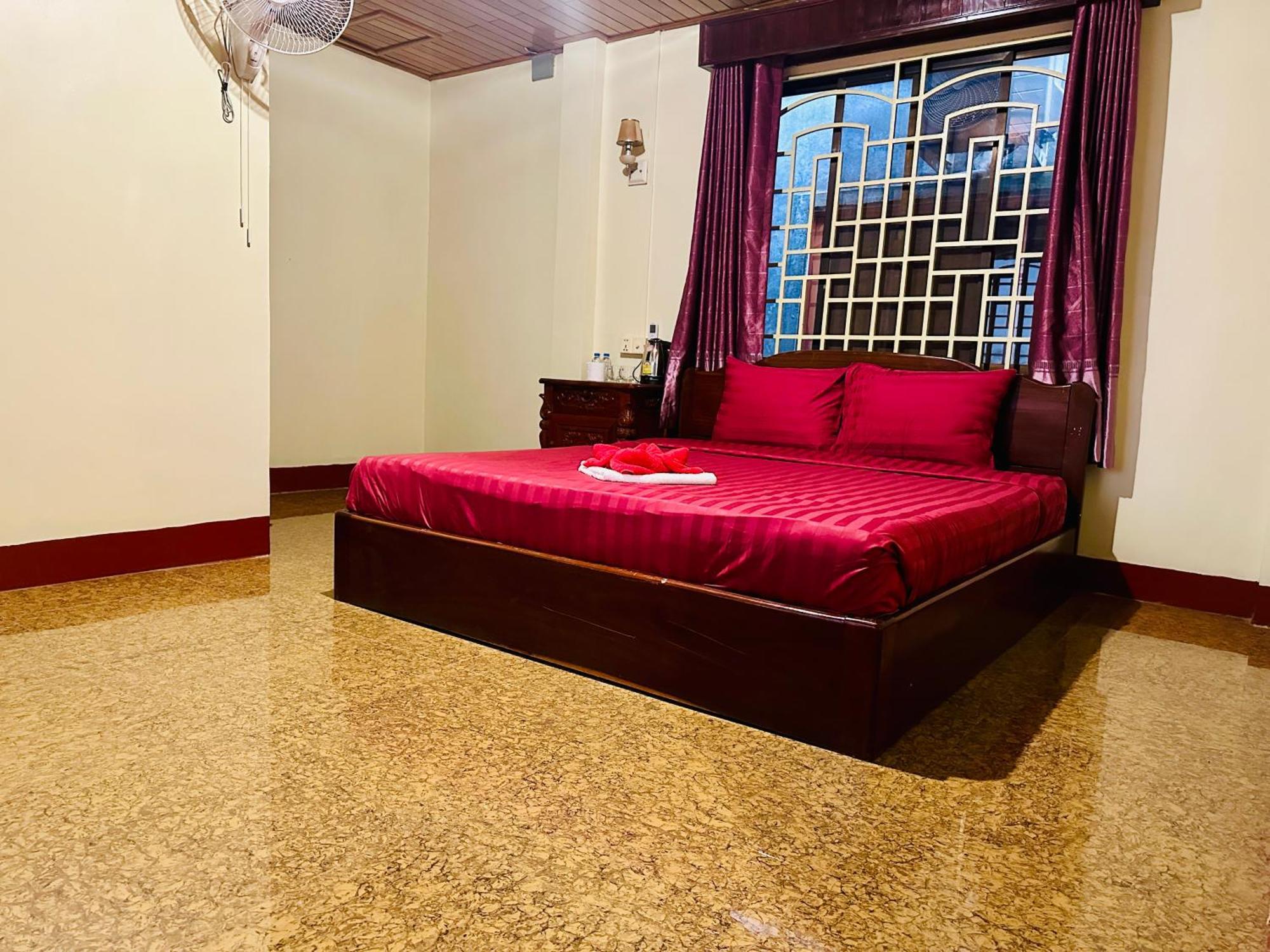 Savet Hostel Stoeng Treng ภายนอก รูปภาพ