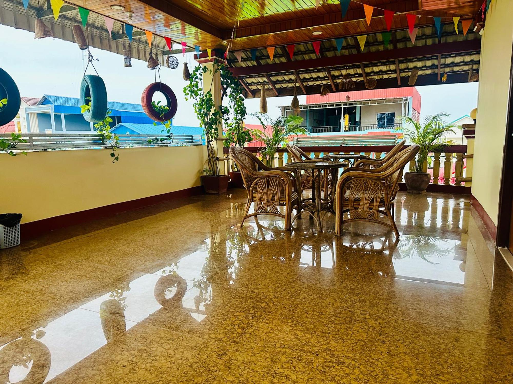 Savet Hostel Stoeng Treng ภายนอก รูปภาพ